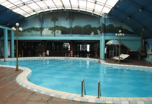 Bể bơi khách sạn Bảo Sơn